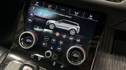 2019 (19) LAND ROVER RANGE ROVER EVOQUE 2.0 P200 R-Dynamic SE 5dr Auto 5572236