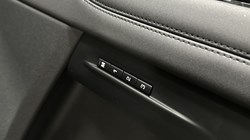 2019 (19) LAND ROVER RANGE ROVER EVOQUE 2.0 P200 R-Dynamic SE 5dr Auto 5572226