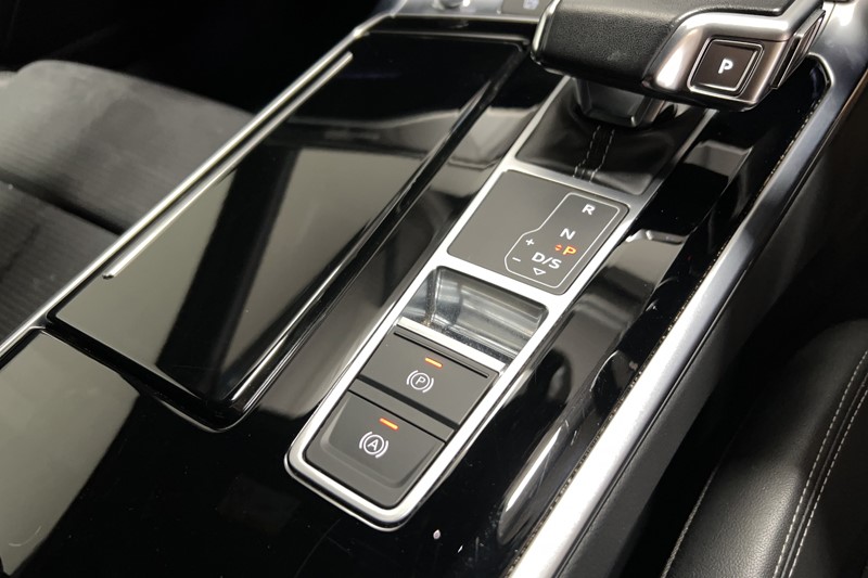 2022 (22) AUDI A6 40 TFSI Black Edition 4dr S Tronic 5567212