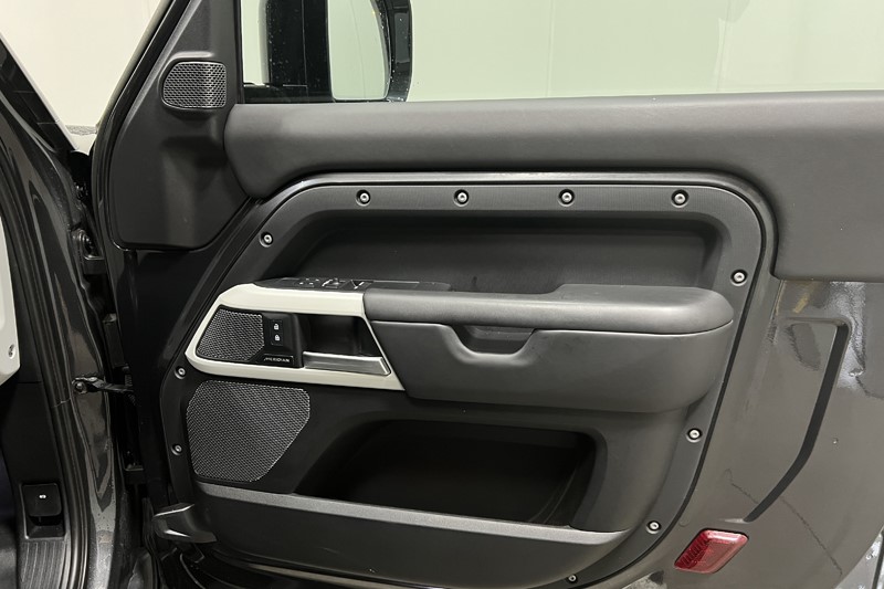 2023 (73) LAND ROVER DEFENDER 3.0 D250 X-Dynamic HSE 90 3dr Auto 5575685
