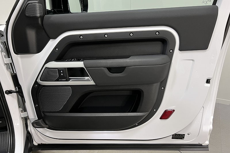 2023 (23) LAND ROVER DEFENDER 3.0 D250 X-Dynamic SE 90 3dr Auto 5572711