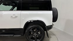 2023 (23) LAND ROVER DEFENDER 3.0 D250 X-Dynamic SE 90 3dr Auto 5572747