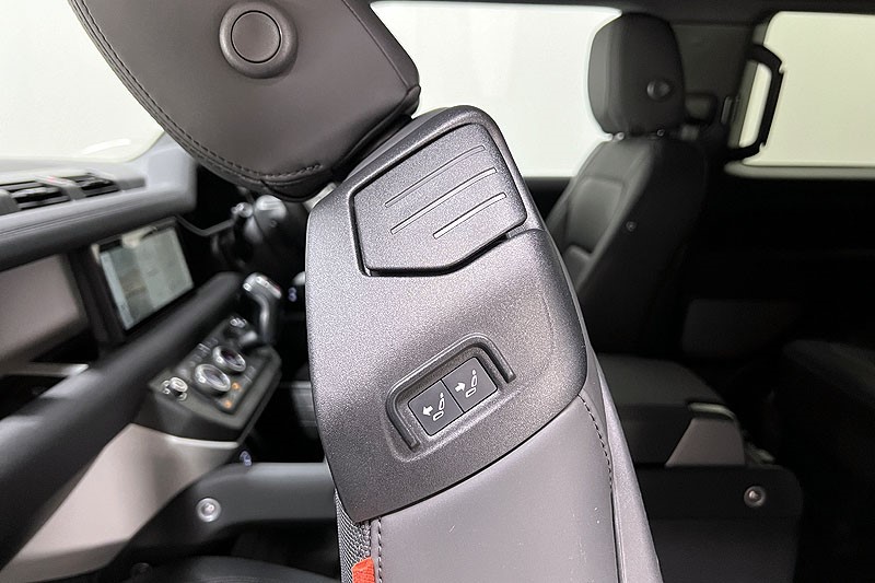 2023 (23) LAND ROVER DEFENDER 3.0 D250 X-Dynamic SE 90 3dr Auto 5572739