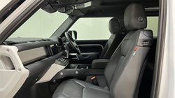 2023 (23) LAND ROVER DEFENDER 3.0 D250 X-Dynamic SE 90 3dr Auto 5572704