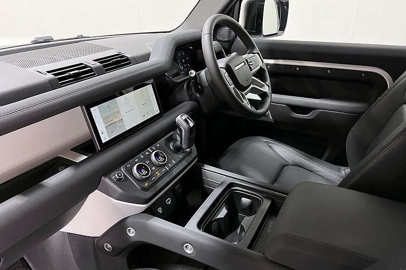 2023 (23) LAND ROVER DEFENDER 3.0 D250 X-Dynamic SE 90 3dr Auto 5572737