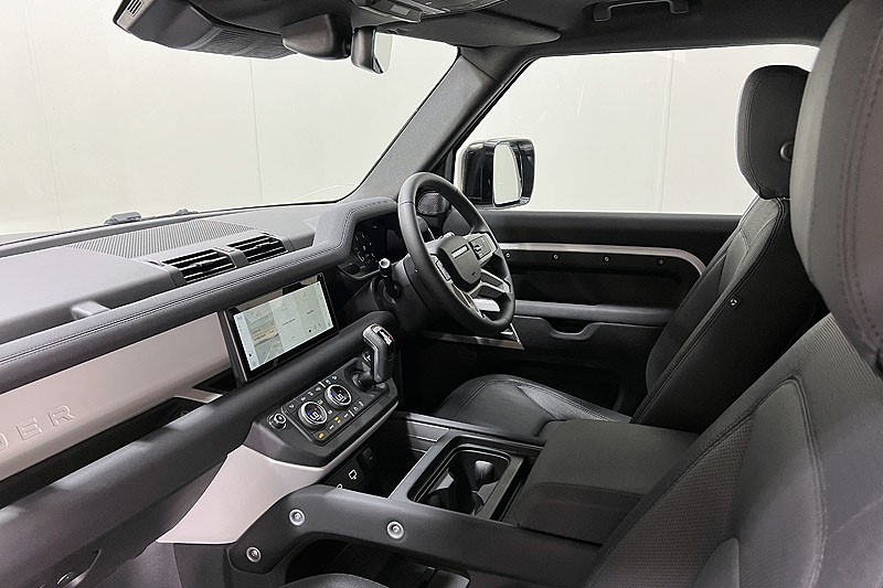 2023 (23) LAND ROVER DEFENDER 3.0 D250 X-Dynamic SE 90 3dr Auto 5572736