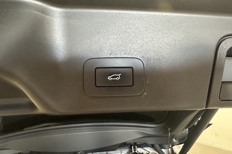 2022 (22) LAND ROVER RANGE ROVER EVOQUE 1.5 P300e R-Dynamic SE 5dr Auto 5630028