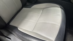2022 (22) LAND ROVER RANGE ROVER EVOQUE 1.5 P300e R-Dynamic SE 5dr Auto 5630003