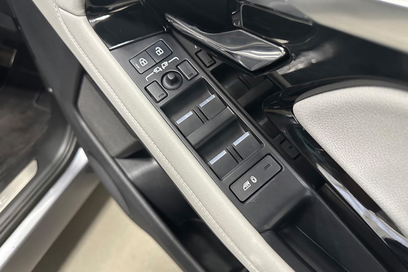 2022 (22) LAND ROVER RANGE ROVER EVOQUE 1.5 P300e R-Dynamic SE 5dr Auto 5629999