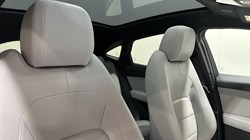 2023 (23) JAGUAR E-PACE 1.5 P300e R-Dynamic S 5dr Auto 5592224
