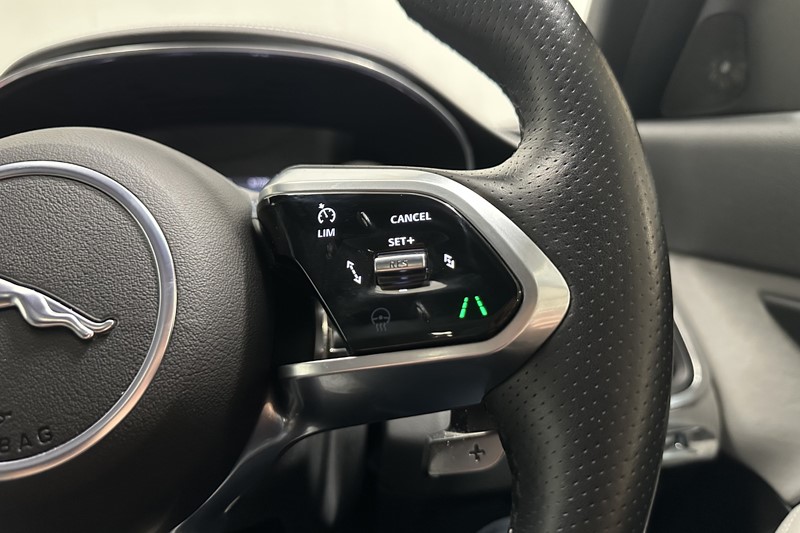 2023 (23) JAGUAR E-PACE 1.5 P300e R-Dynamic S 5dr Auto 5592227