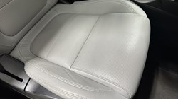 2023 (23) JAGUAR E-PACE 1.5 P300e R-Dynamic S 5dr Auto 5592223