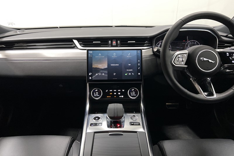 2023 (73) JAGUAR XF 2.0 D200 R-Dynamic SE Black 4dr Auto 5632452