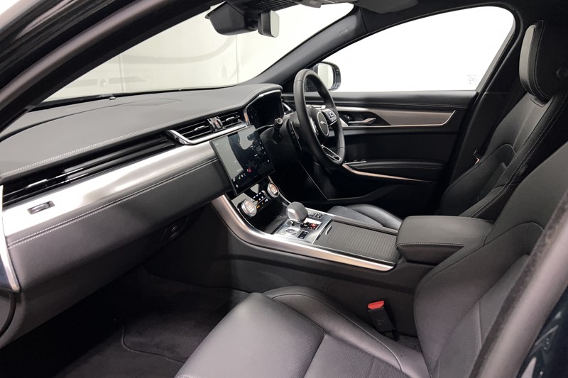2023 (73) JAGUAR XF 2.0 D200 R-Dynamic SE Black 4dr Auto 5632476
