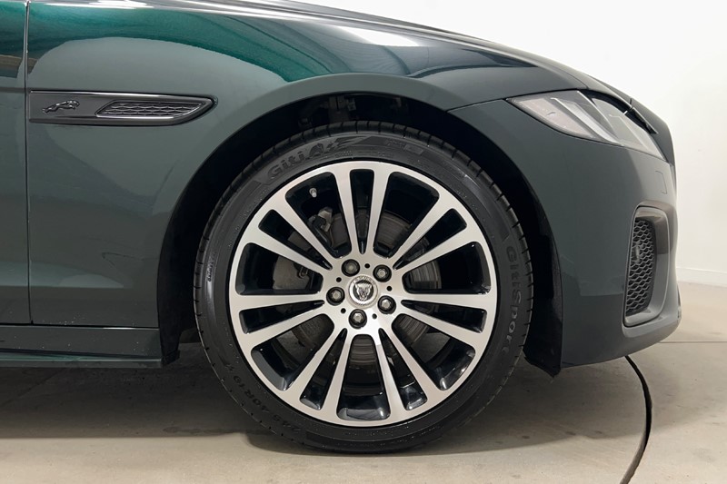 2023 (73) JAGUAR XF 2.0 D200 R-Dynamic SE Black 4dr Auto 5632450