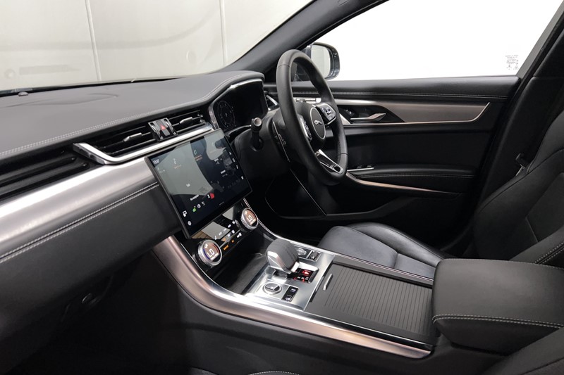 2023 (73) JAGUAR XF 2.0 D200 R-Dynamic SE Black 4dr Auto 5632477
