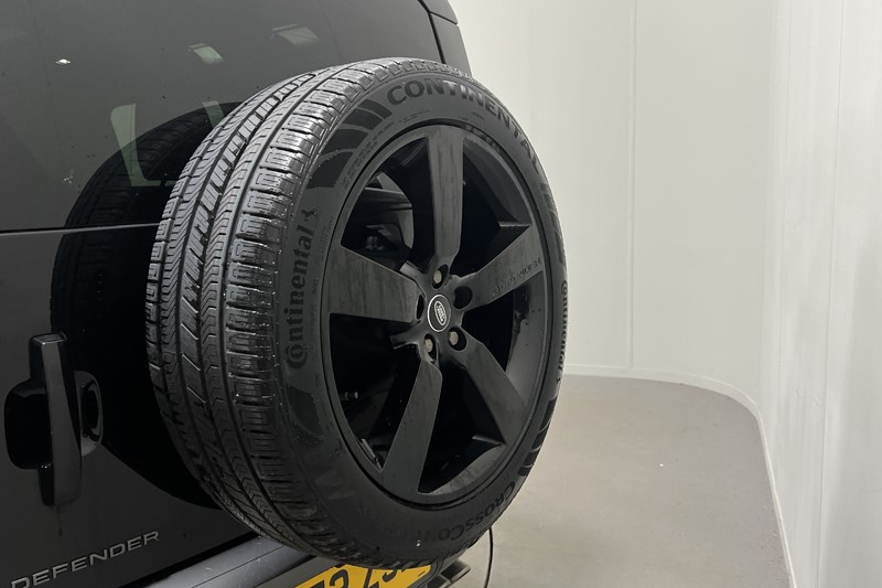 2023 (73) LAND ROVER DEFENDER 5.0 P525 V8 Carpathian Edition 110 5dr Auto 5586605