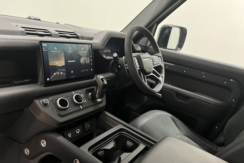 2023 (73) LAND ROVER DEFENDER 5.0 P525 V8 Carpathian Edition 110 5dr Auto 5586599