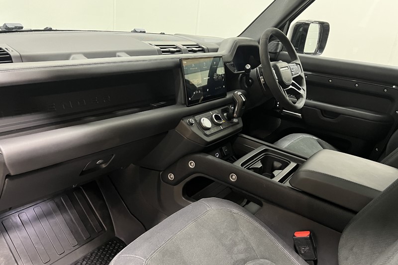 2023 (73) LAND ROVER DEFENDER 5.0 P525 V8 Carpathian Edition 110 5dr Auto 5586598