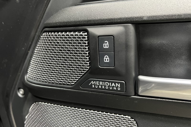 2023 (73) LAND ROVER DEFENDER 5.0 P525 V8 Carpathian Edition 110 5dr Auto 5586573