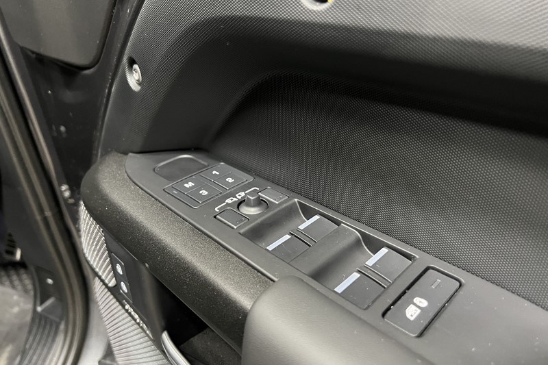 2023 (73) LAND ROVER DEFENDER 5.0 P525 V8 Carpathian Edition 110 5dr Auto 5586572