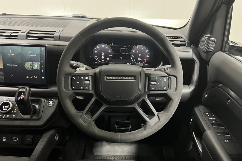 2023 (73) LAND ROVER DEFENDER 5.0 P525 V8 Carpathian Edition 110 5dr Auto 5586569