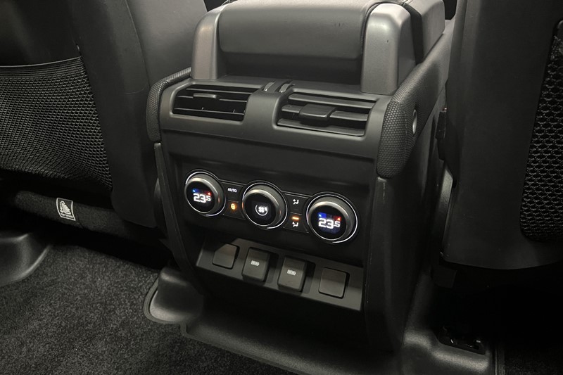 2023 (73) LAND ROVER DEFENDER 5.0 P525 V8 Carpathian Edition 110 5dr Auto 5586570
