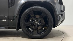2023 (73) LAND ROVER DEFENDER 5.0 P525 V8 Carpathian Edition 110 5dr Auto 5586566