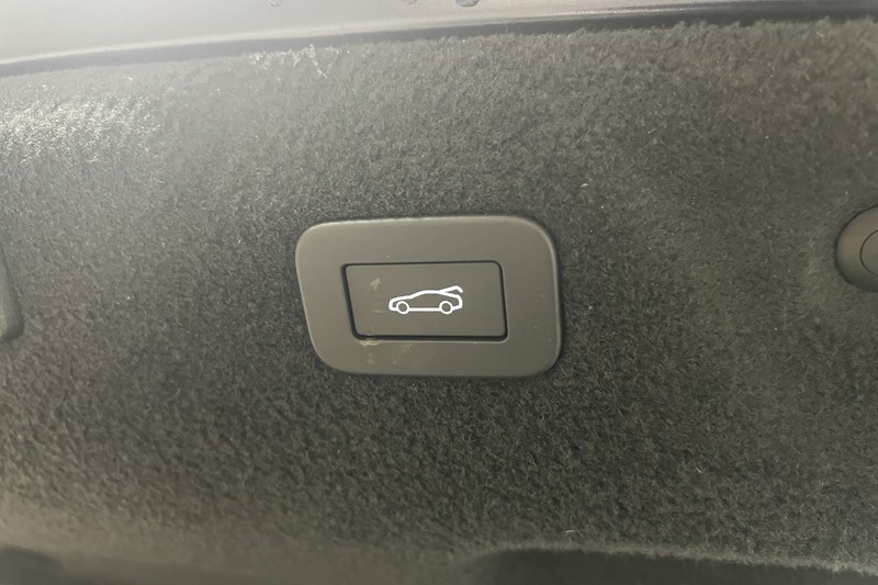 2024 (73) JAGUAR XE 2.0 P250 R-Dynamic HSE Black 4dr Auto 5575134