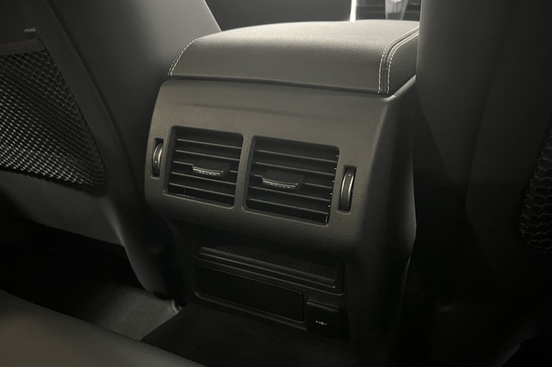 2024 (73) JAGUAR XE 2.0 P250 R-Dynamic HSE Black 4dr Auto 5575105