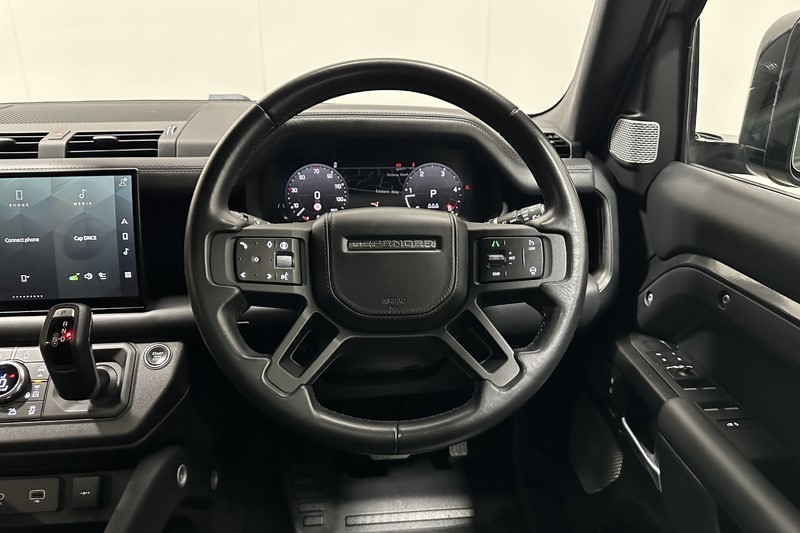 2023 (73) LAND ROVER DEFENDER 3.0 D300 Outbound 130 5dr Auto 5592101