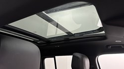 2023 (73) LAND ROVER DEFENDER 3.0 D300 Outbound 130 5dr Auto 5592111