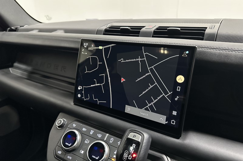 2023 (73) LAND ROVER DEFENDER 3.0 D300 Outbound 130 5dr Auto 5592125