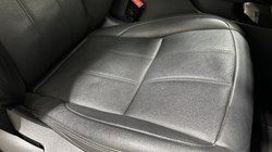 2023 (23) LAND ROVER RANGE ROVER EVOQUE 2.0 D200 R-Dynamic SE 5dr Auto 5613363