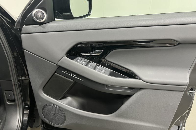 2025 (25) LAND ROVER RANGE ROVER EVOQUE 2.0 D200 Dynamic SE 5dr Auto 5638611