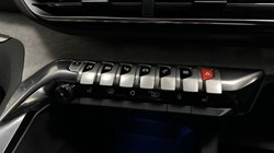 2021 (71) PEUGEOT 3008 1.6 Hybrid4 300 GT 5dr e-EAT8 5596008