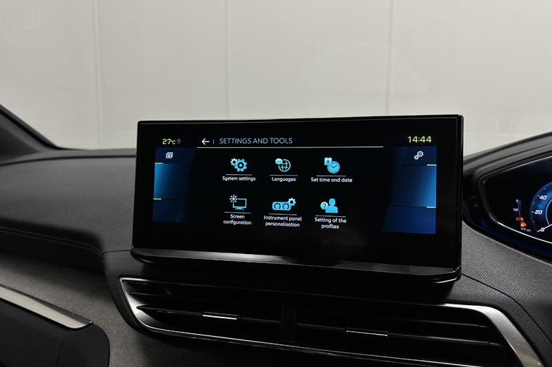 2021 (71) PEUGEOT 3008 1.6 Hybrid4 300 GT 5dr e-EAT8 5596006