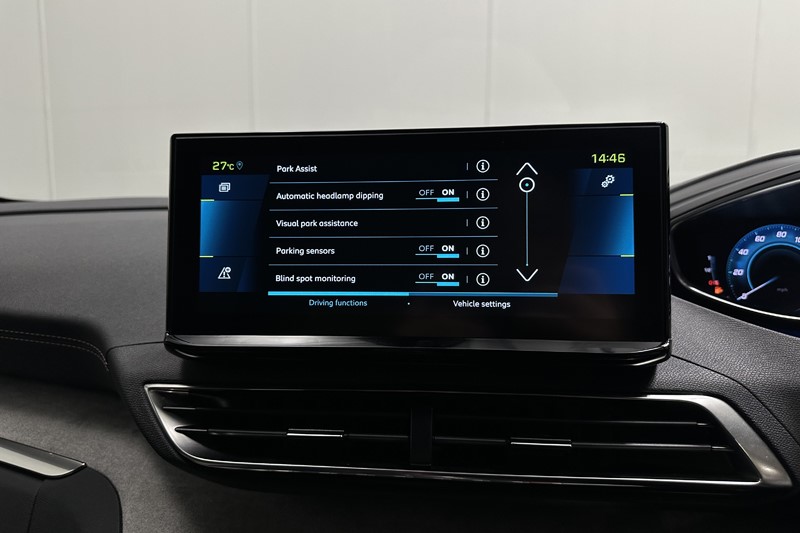 2021 (71) PEUGEOT 3008 1.6 Hybrid4 300 GT 5dr e-EAT8 5596013