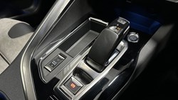 2021 (71) PEUGEOT 3008 1.6 Hybrid4 300 GT 5dr e-EAT8 5596002