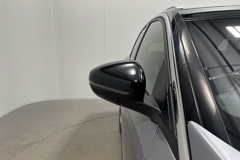 2021 (71) PEUGEOT 3008 1.6 Hybrid4 300 GT 5dr e-EAT8 5596031