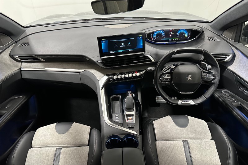 2021 (71) PEUGEOT 3008 1.6 Hybrid4 300 GT 5dr e-EAT8 5595986