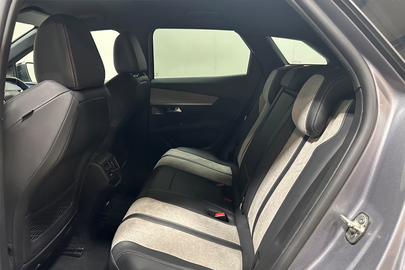 2021 (71) PEUGEOT 3008 1.6 Hybrid4 300 GT 5dr e-EAT8 5595981