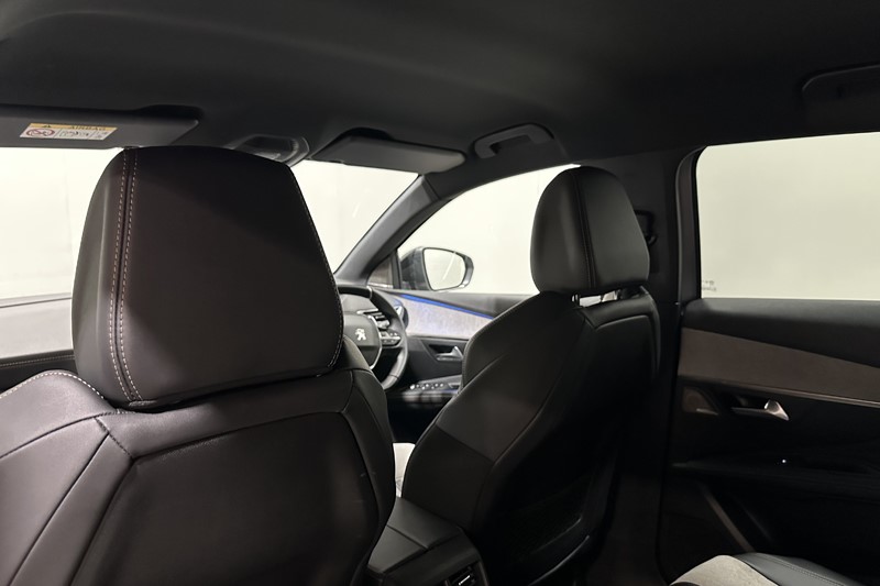 2021 (71) PEUGEOT 3008 1.6 Hybrid4 300 GT 5dr e-EAT8 5596017