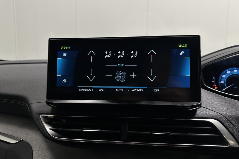 2021 (71) PEUGEOT 3008 1.6 Hybrid4 300 GT 5dr e-EAT8 5596014