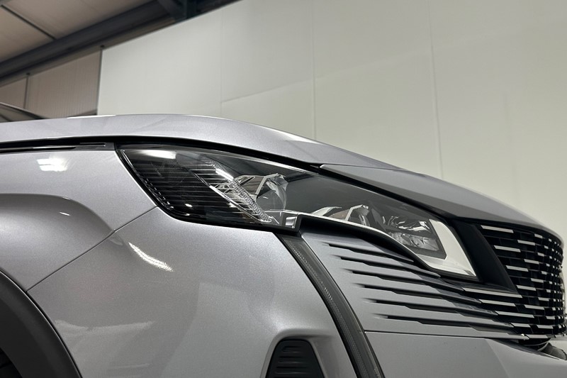 2021 (71) PEUGEOT 3008 1.6 Hybrid4 300 GT 5dr e-EAT8 5596033