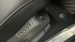 2021 (71) PEUGEOT 3008 1.6 Hybrid4 300 GT 5dr e-EAT8 5595995