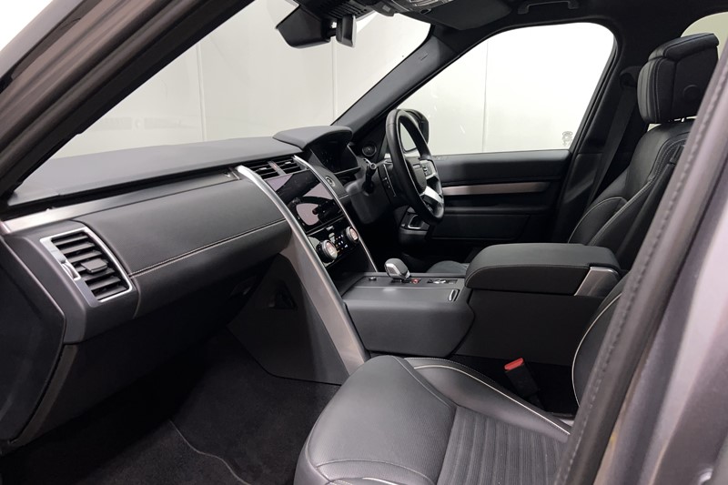 2023 (23) LAND ROVER DISCOVERY 3.0 D300 R-Dynamic HSE 5dr Auto 5624284