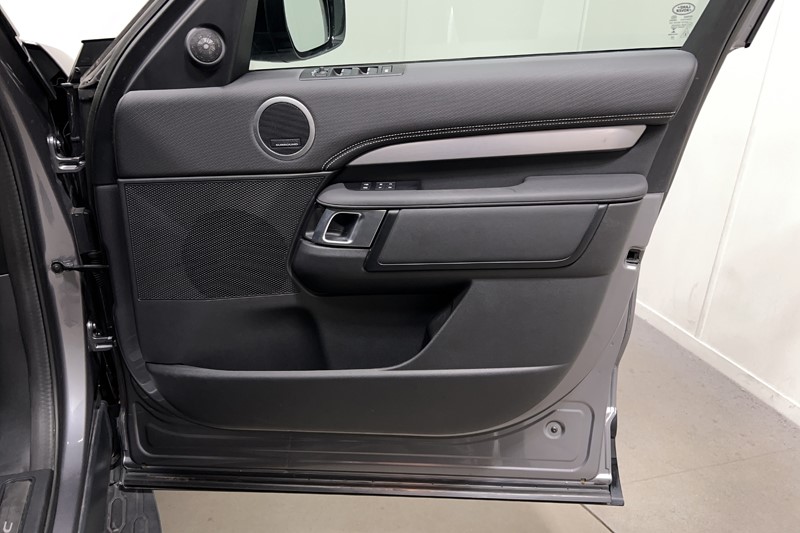 2023 (23) LAND ROVER DISCOVERY 3.0 D300 R-Dynamic HSE 5dr Auto 5624260