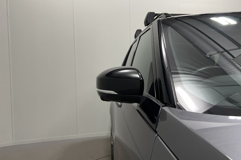 2023 (23) LAND ROVER DISCOVERY 3.0 D300 R-Dynamic HSE 5dr Auto 5624303