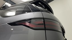 2023 (23) LAND ROVER DISCOVERY 3.0 D300 R-Dynamic HSE 5dr Auto 5624298